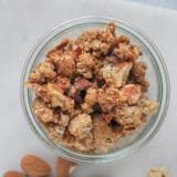 Crunchy granola med ingefära och kardemumma